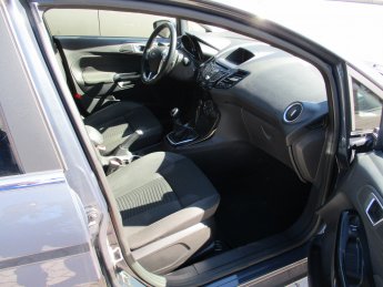 Ford ( Führerscheinneuling ), Fiesta Titanium Eco Boost , Benzin, 2015 - 102.994 km Ford ( Führerscheinneuling ), Fiesta Titanium Eco Boost , Benzin, 2015 - 102.994 km
